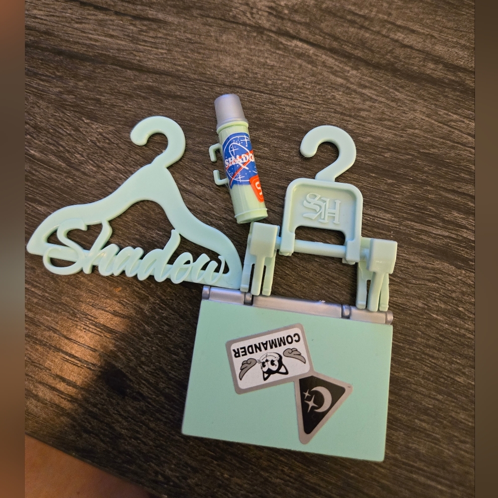 Lot of Shadow High accessories, Zooey Electra (no doll)